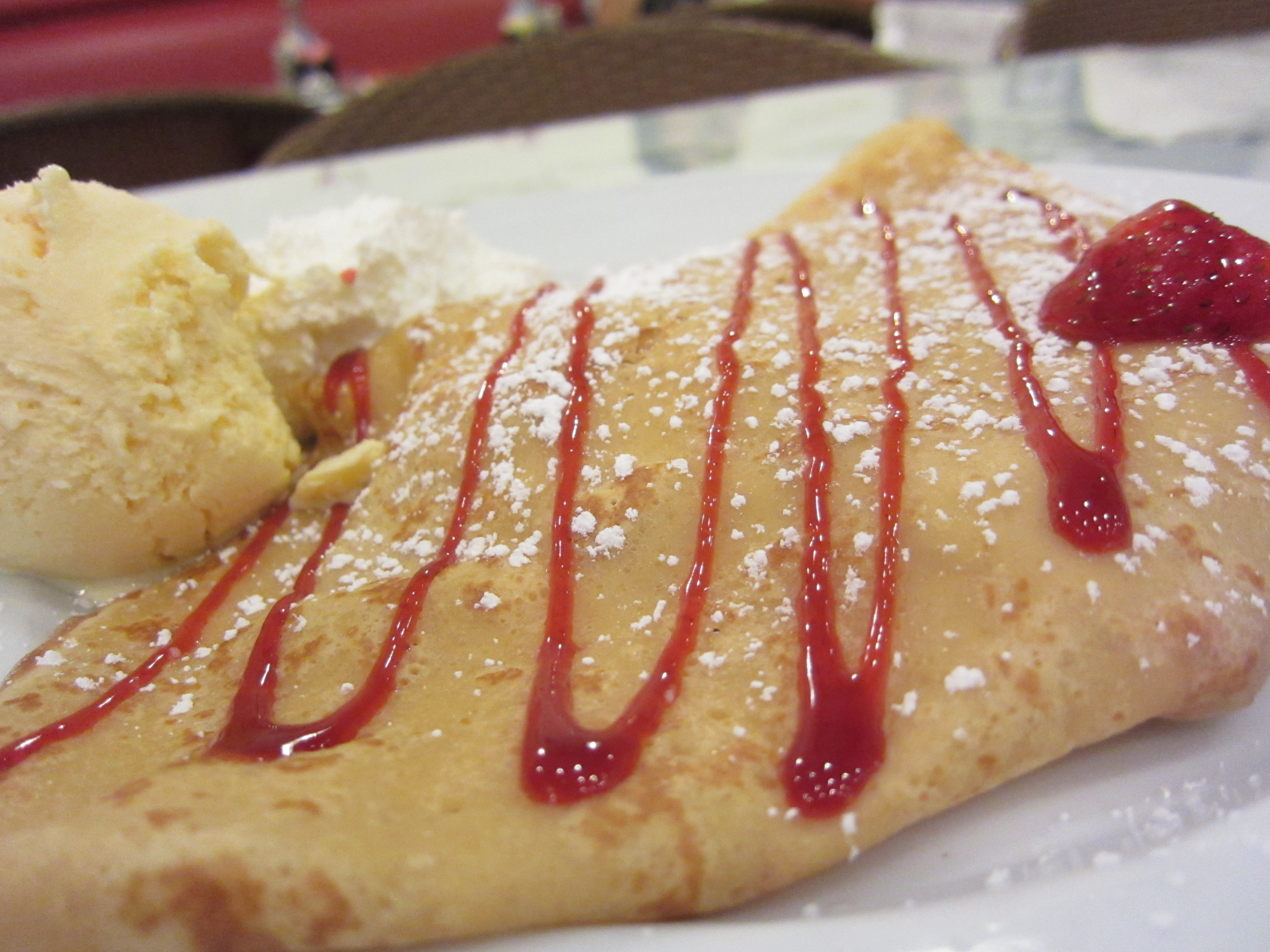 Crepes de Paris – Strawberry Crepe